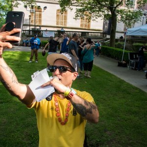 Host Tariq Does Crowd Selfie