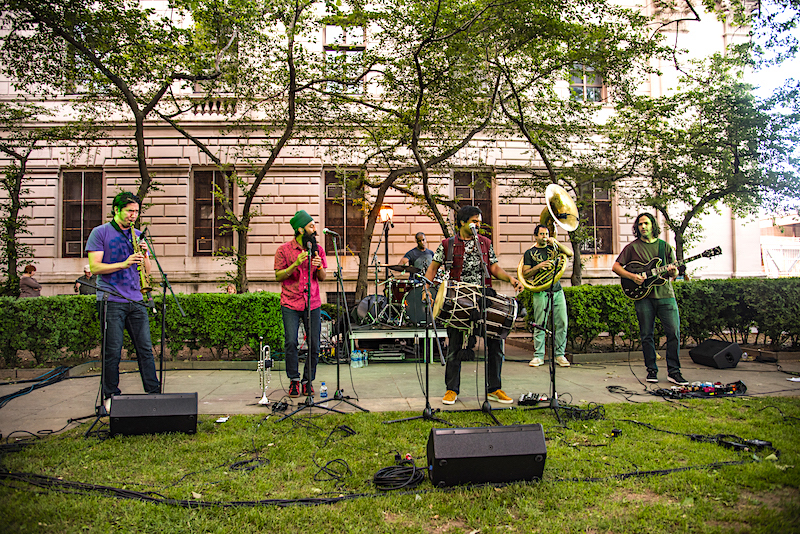 Red Baraat Bring The Heat