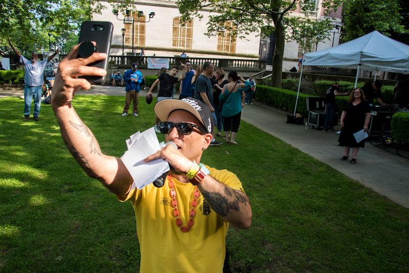 Host Tariq Does Crowd Selfie